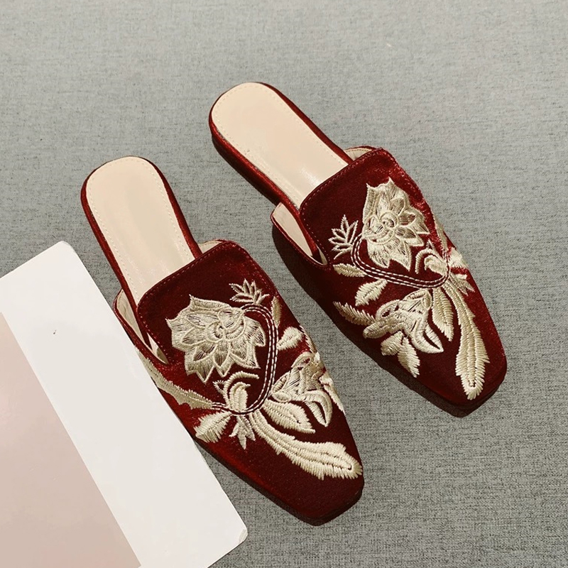 2026 New Womens Shoe Retro Emb - Embroidery Design 评论和价格