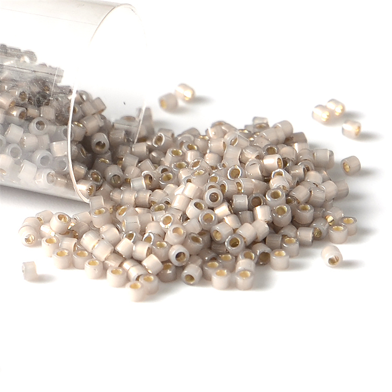 2000pcs 11/0 Japan Miyuki Deli - Embroidery Glass Beads 评论和价格