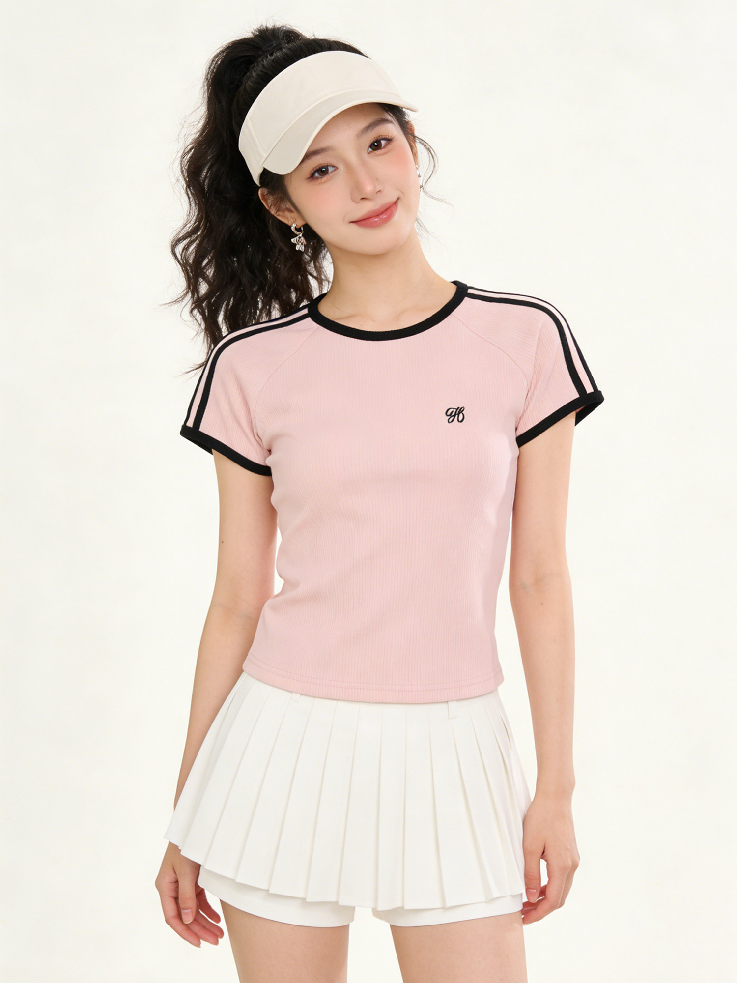 Slim Fit Short Sleeve T-Shirt  - Embroidery Moisturizer 评论和价格