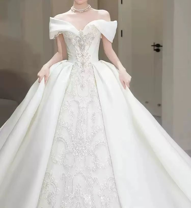 Chic Wedding Dresses Off Shoul - Embroidery Wedding 评论和价格